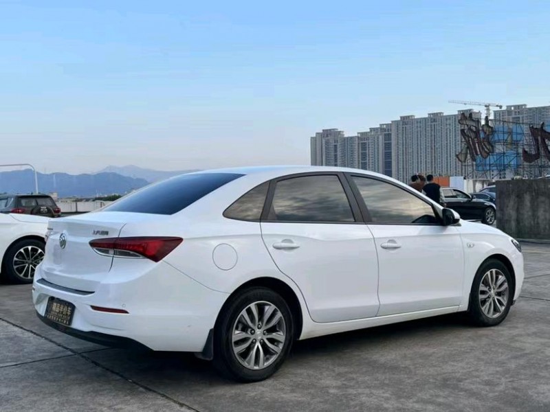 东莞21年别克英朗7