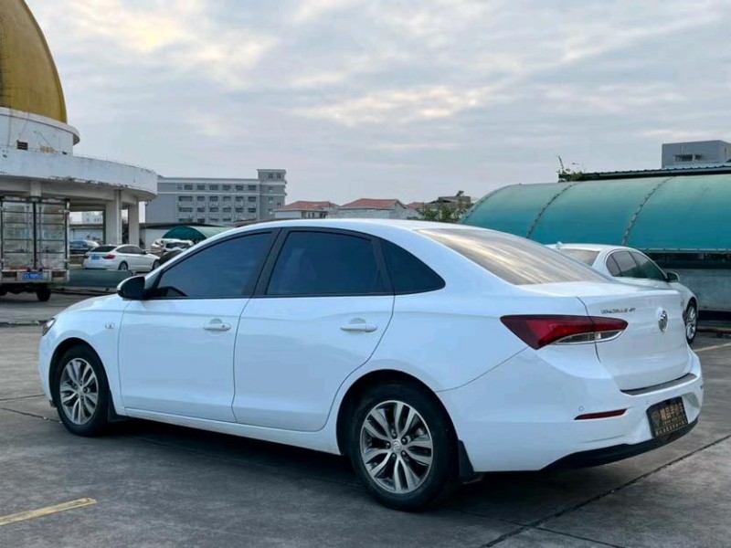 东莞21年别克英朗8