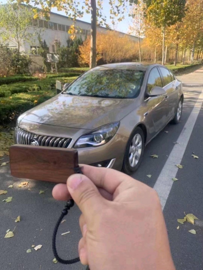 青岛14年别克君威3