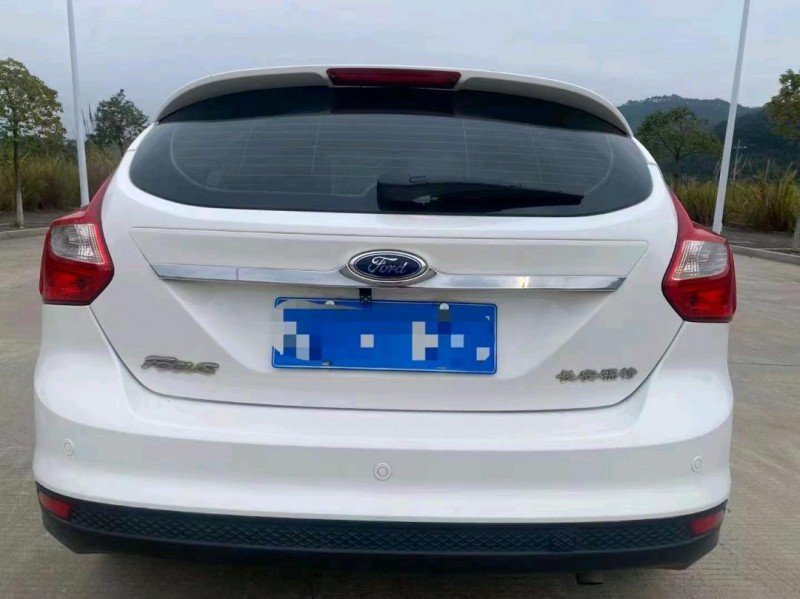 邯郸13年福特福克斯5