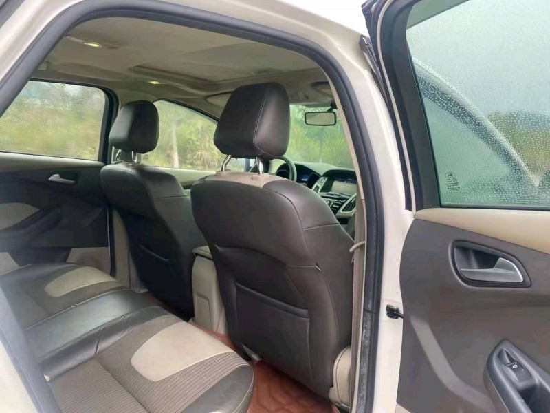 邯郸13年福特福克斯8