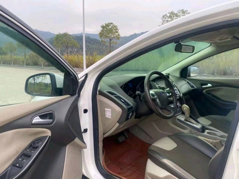 邯郸13年福特福克斯9