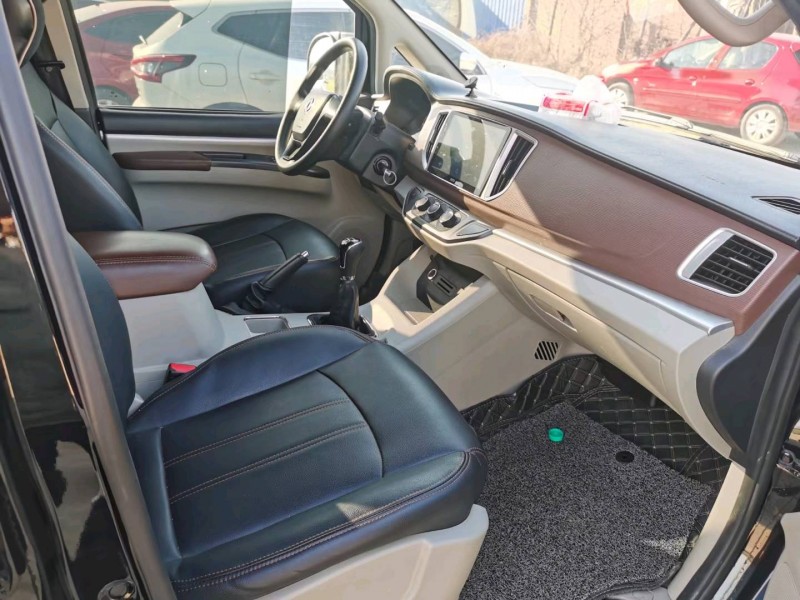 保定21年东风菱智3