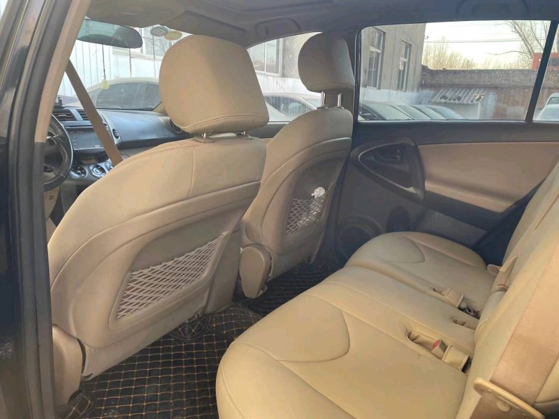 保定13年丰田RAV46