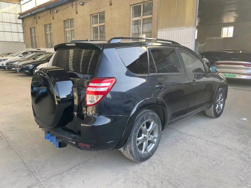 保定13年丰田RAV47