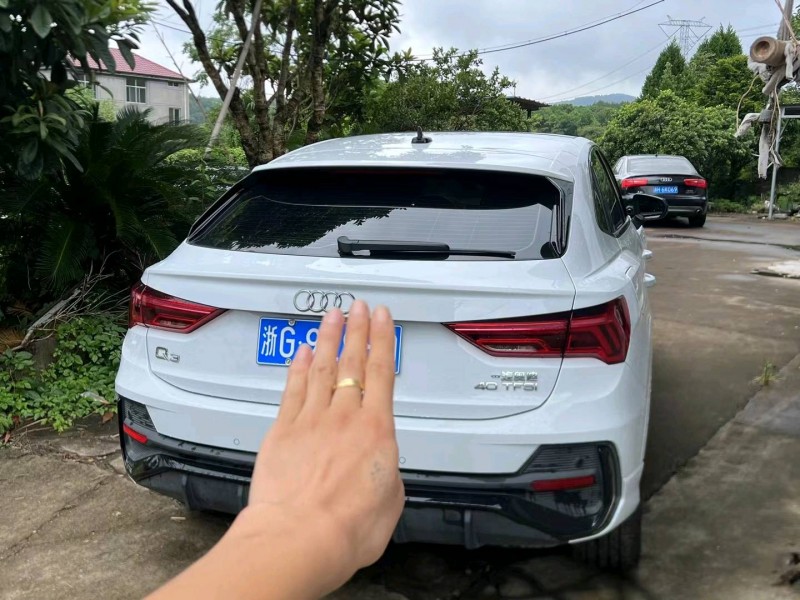 青岛22年奥迪Q33
