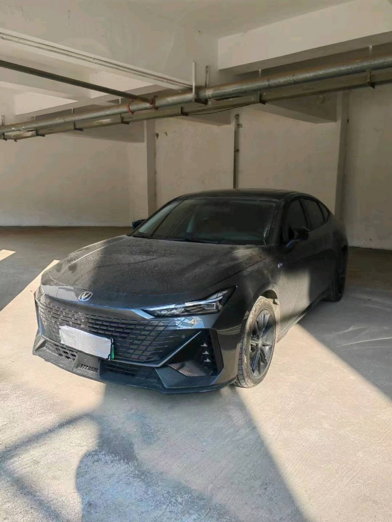 九江23年長安汽車UNI-V4