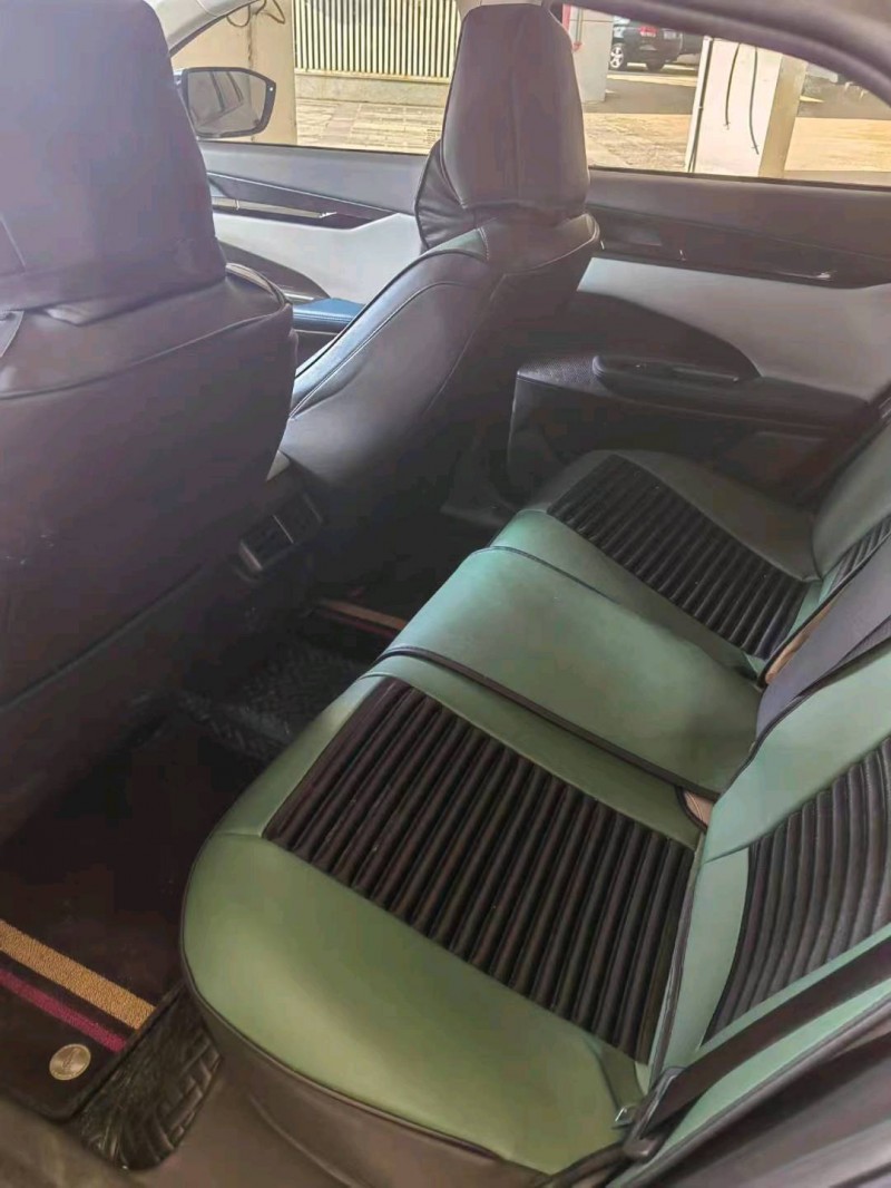 九江23年長安汽車UNI-V7