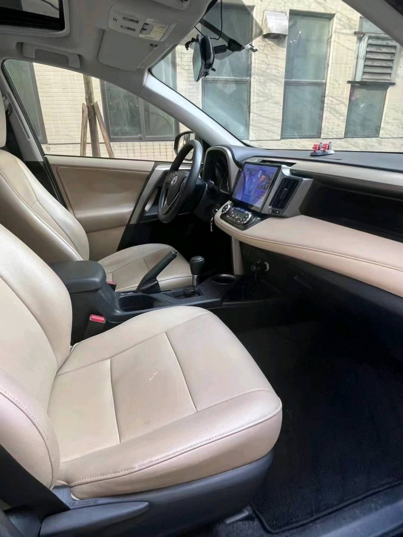 广州15年丰田RAV4荣放6
