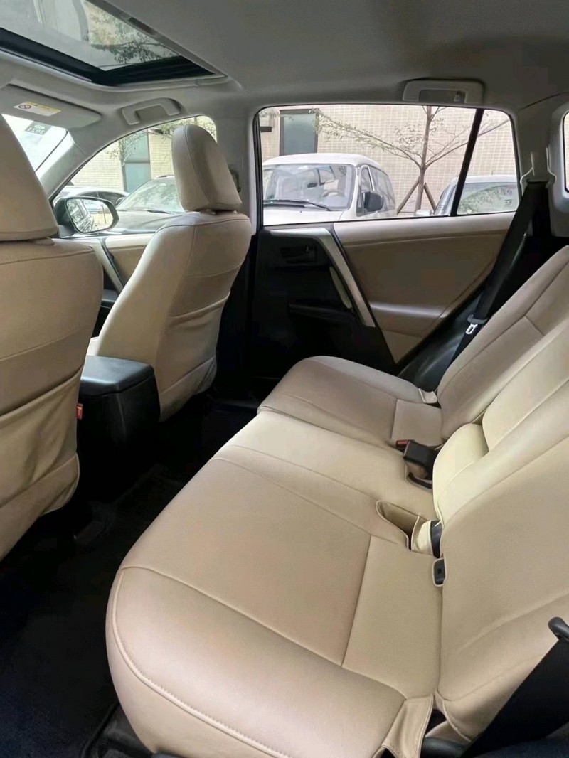 广州15年丰田RAV4荣放8