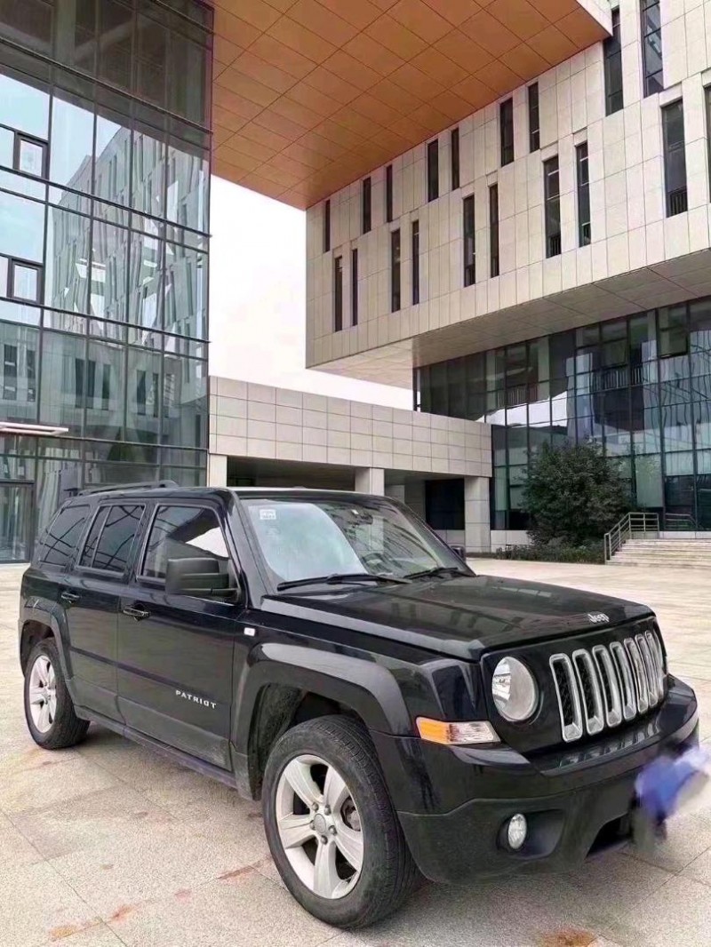 枣庄15年Jeep自由客1