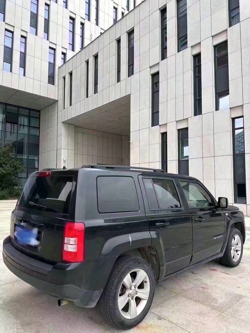 枣庄15年Jeep自由客5