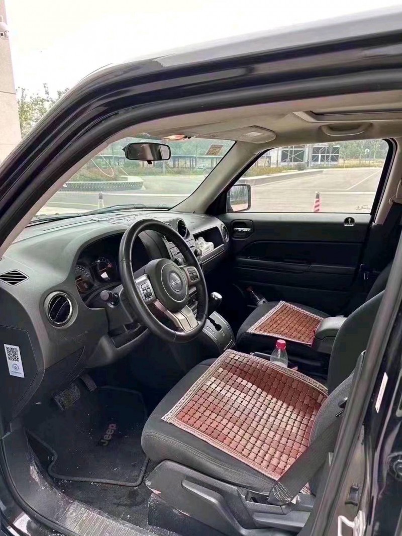 枣庄15年Jeep自由客6