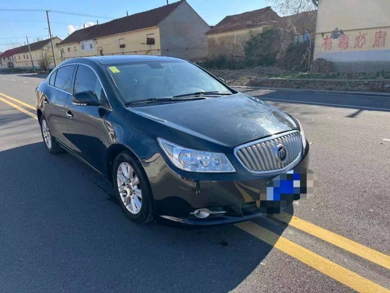 枣庄12年别克君越3