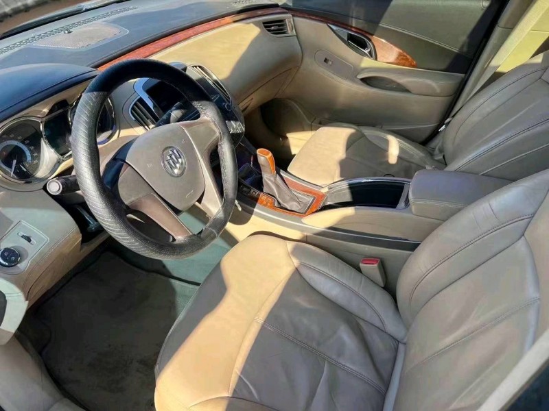 枣庄12年别克君越4