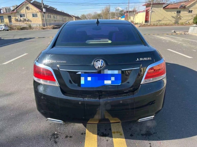 枣庄12年别克君越7