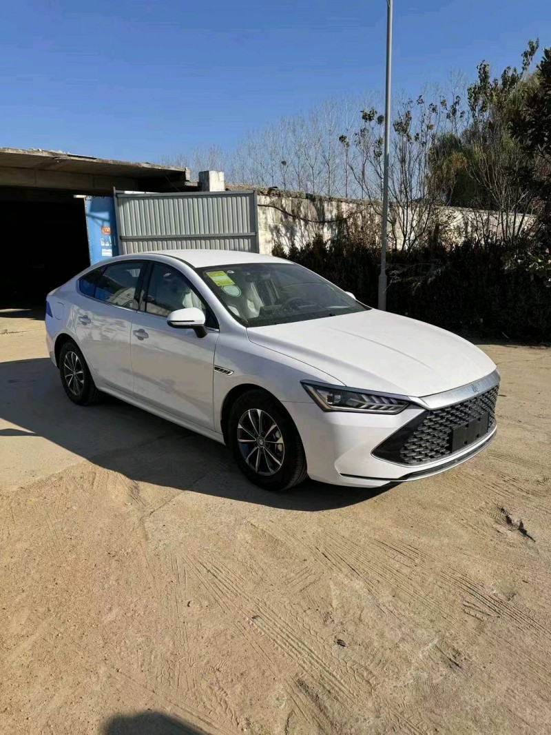 济南23年比亚迪秦1