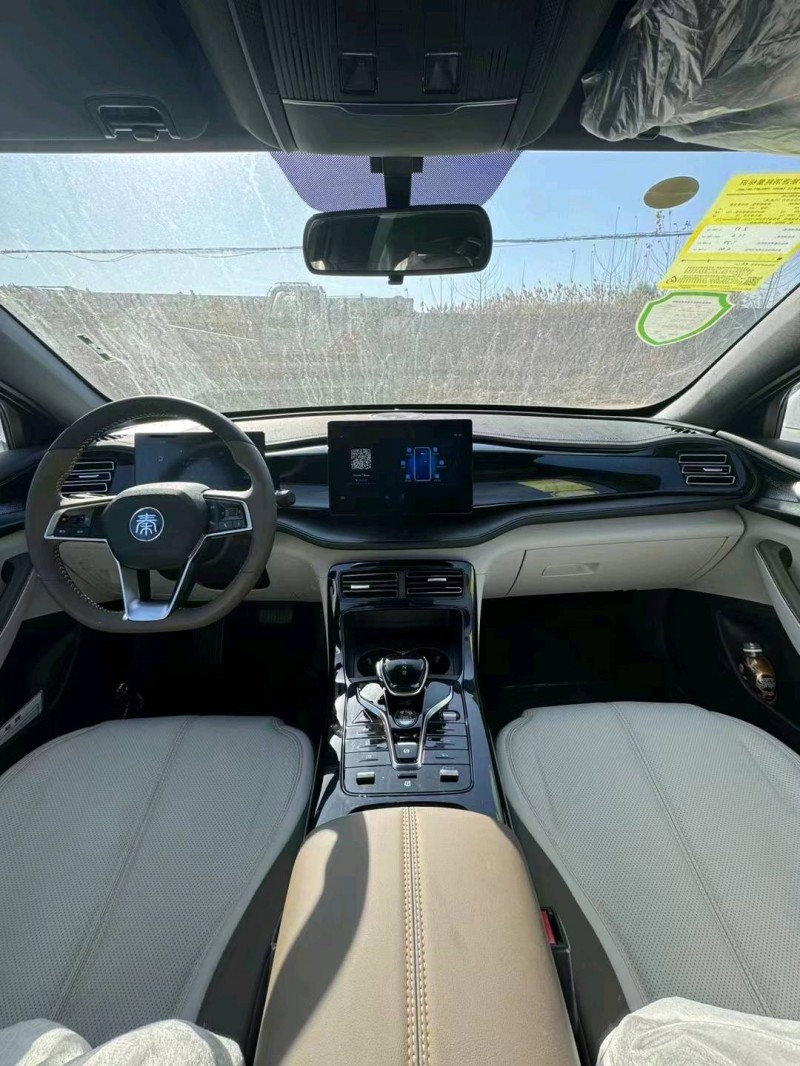 济南23年比亚迪秦3