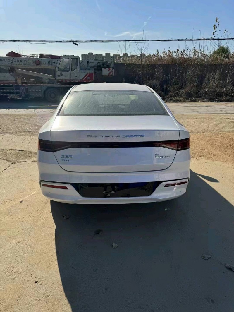 济南23年比亚迪秦8