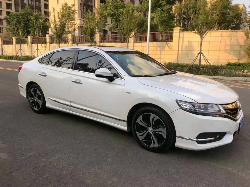 青岛16年本田思铂睿2