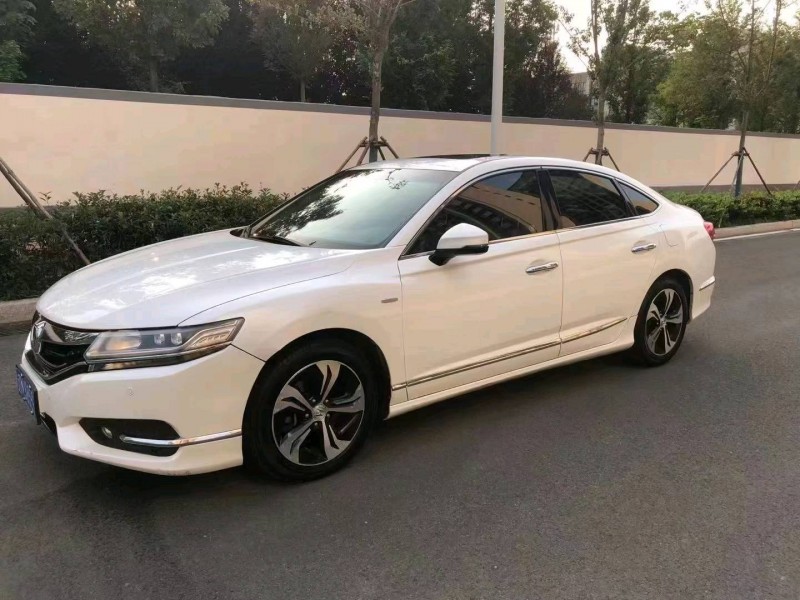 青岛16年本田思铂睿3