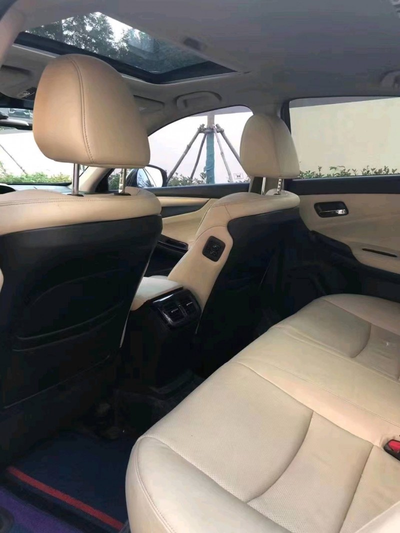 青岛16年本田思铂睿5