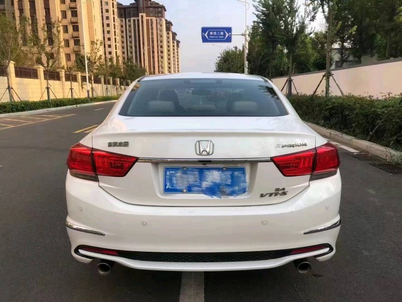 青岛16年本田思铂睿7