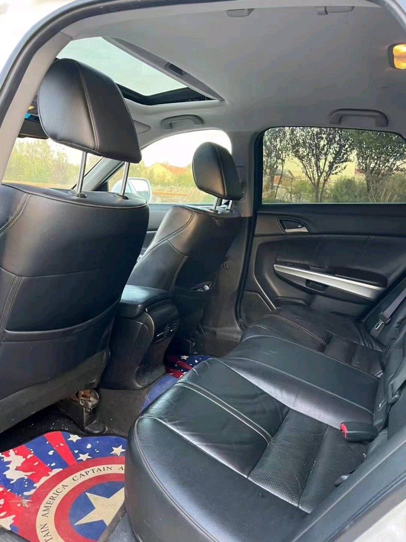 青岛13年本田思铂睿6