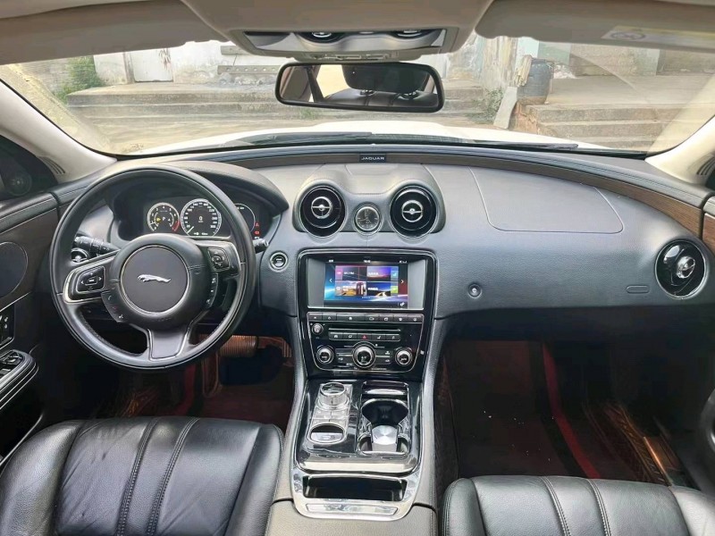 三明18年捷豹XJL3