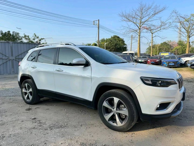 广州19年Jeep自由光2