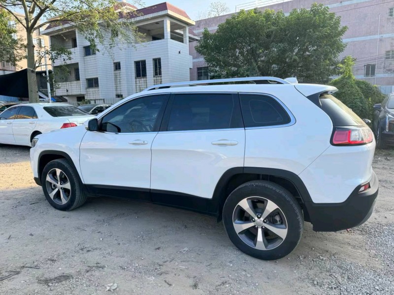 广州19年Jeep自由光8