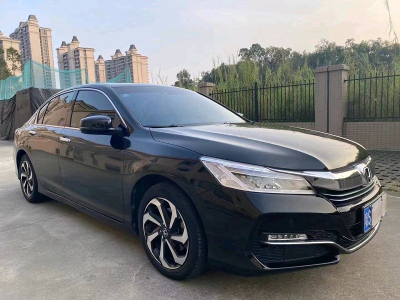 江门17年本田雅阁3