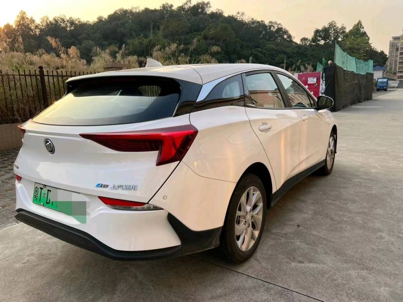 江门23年别克微蓝8