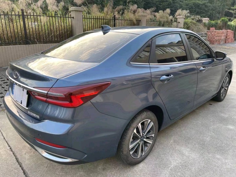 江门21年福特福睿斯8