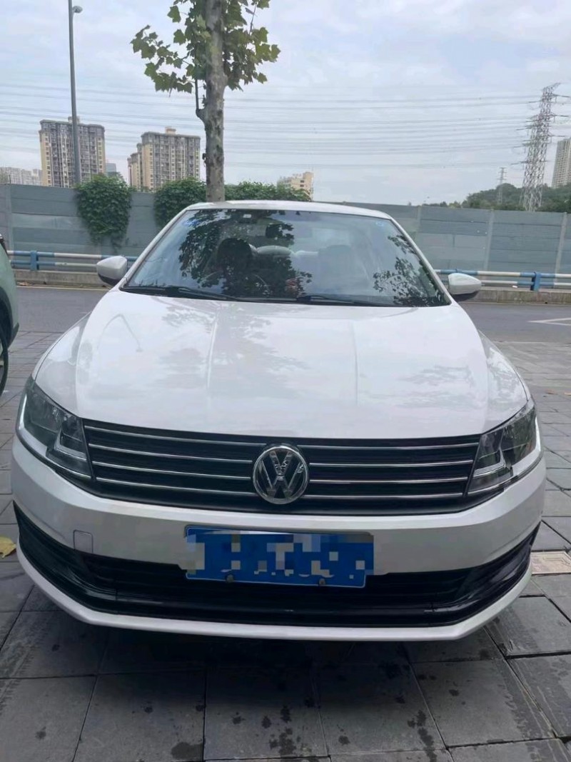 重庆19年大众朗逸1