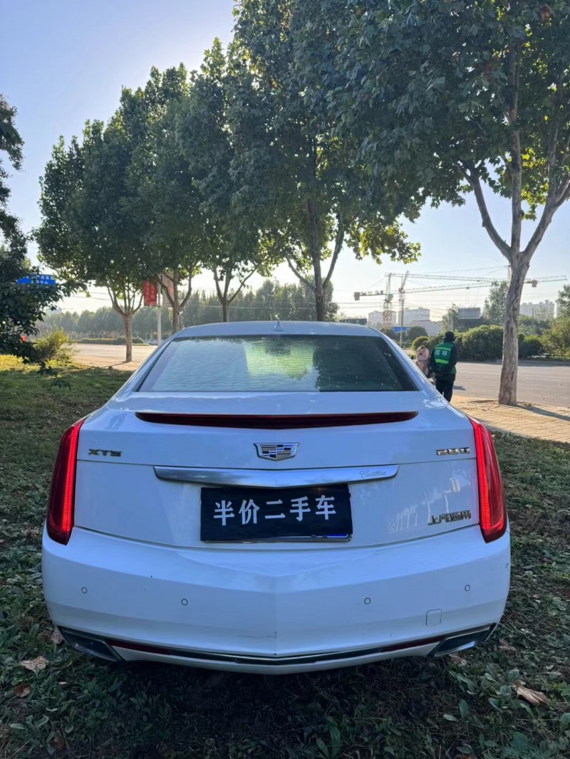 許昌16年凱迪拉克XTS9