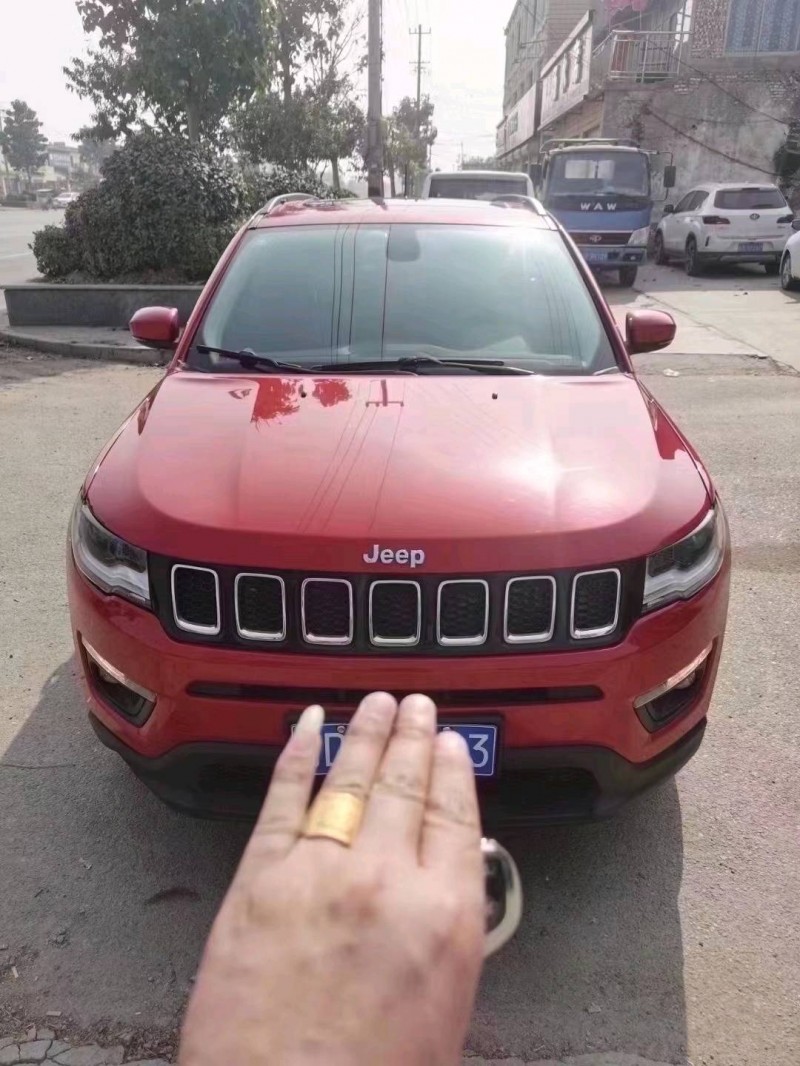 菏泽17年Jeep指南者1