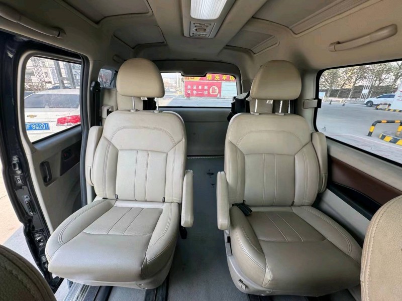 保定21年东风菱智8