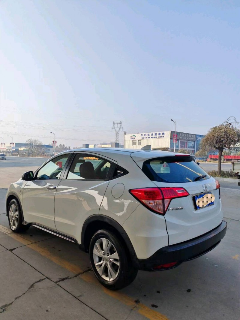 保定18年本田缤智4