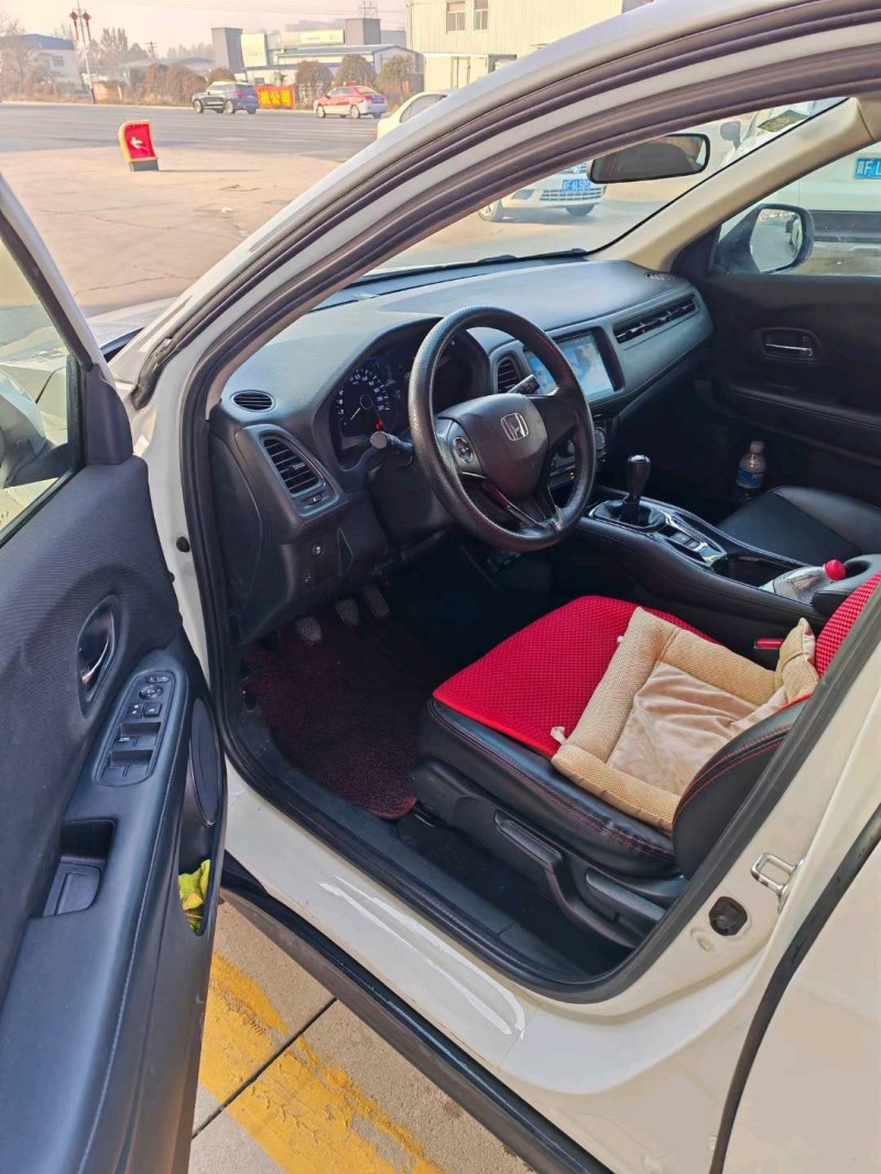 保定18年本田缤智8