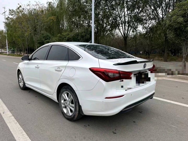 枣庄19年长安汽车逸动8