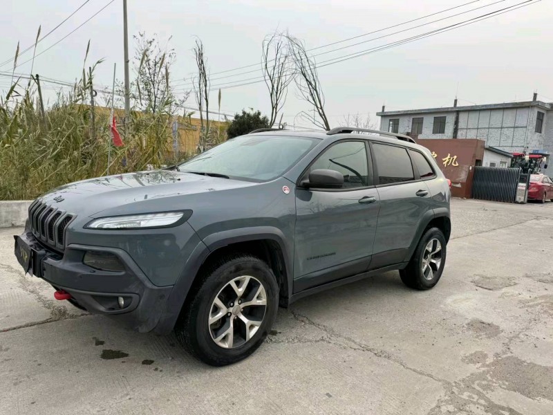 徐州16年Jeep自由光2