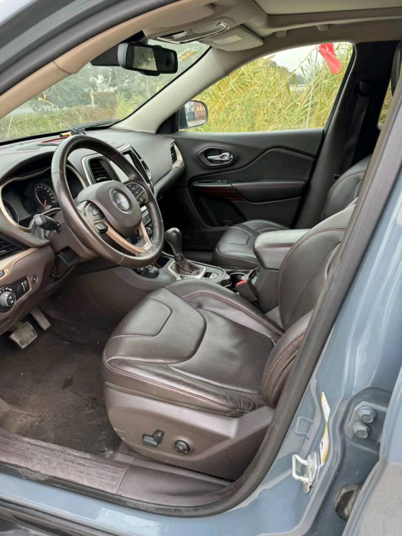 徐州16年Jeep自由光8