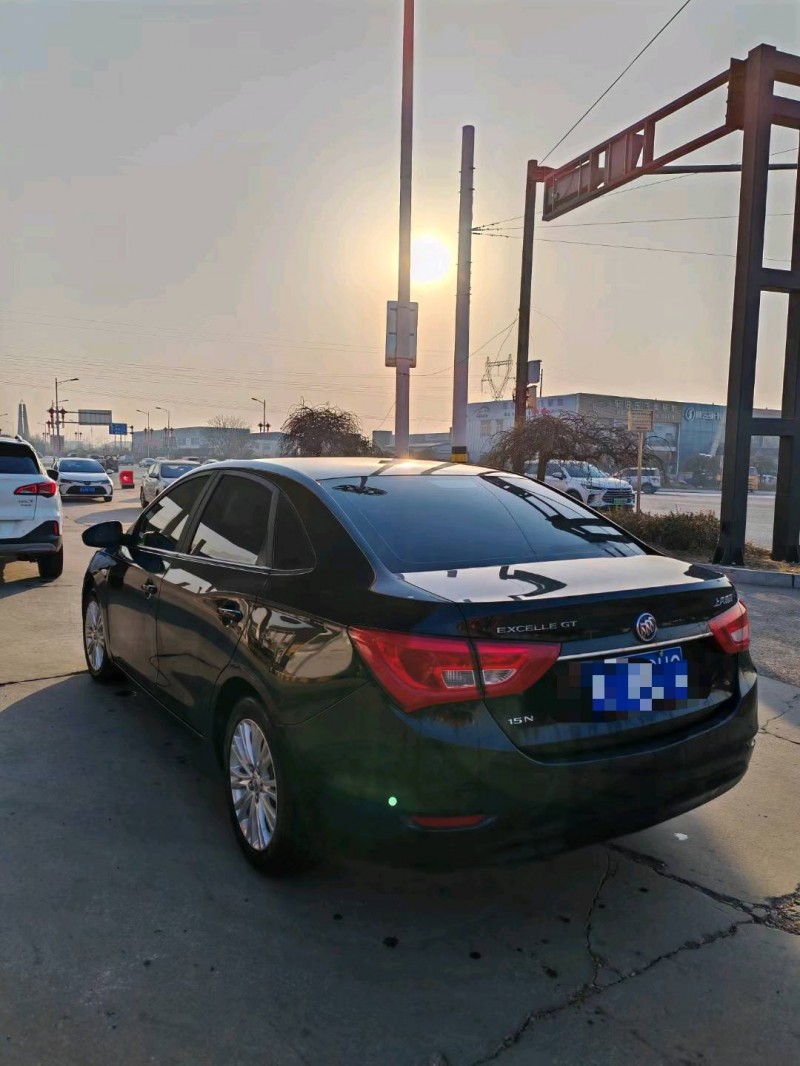 保定17年别克英朗7