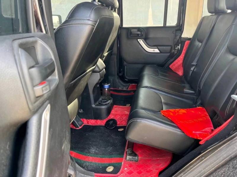 重庆18年Jeep牧马人8