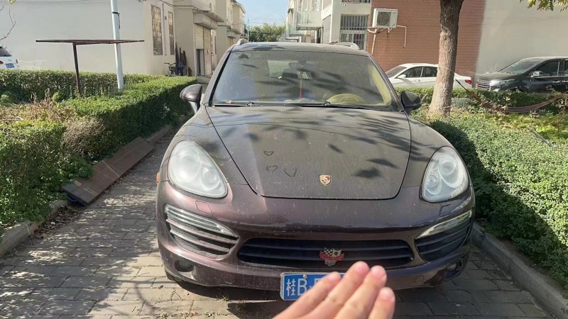 济宁14年保时捷卡宴1