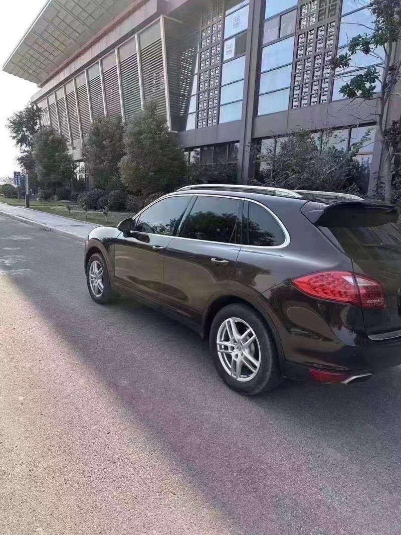 济宁13年保时捷卡宴4