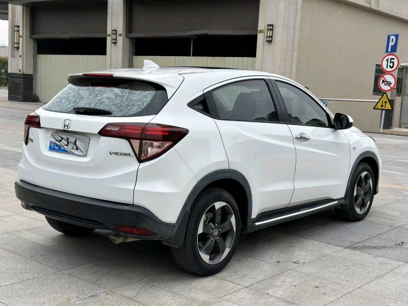 广州17年本田缤智8