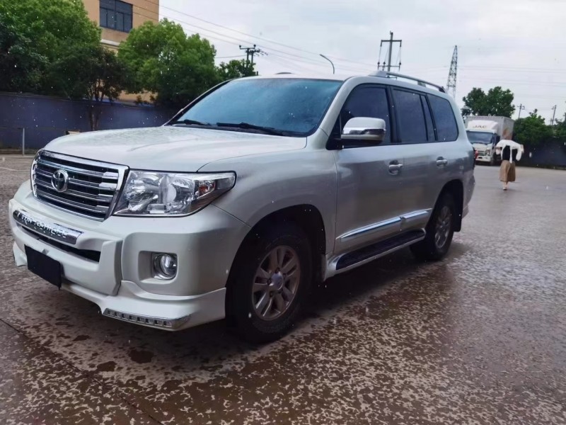 济宁15年丰田兰德酷路泽2