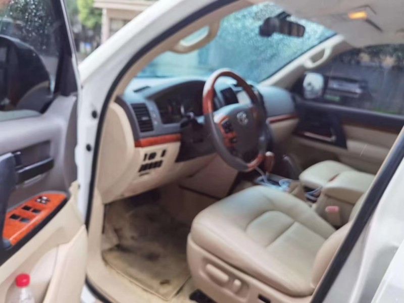 济宁15年丰田兰德酷路泽5